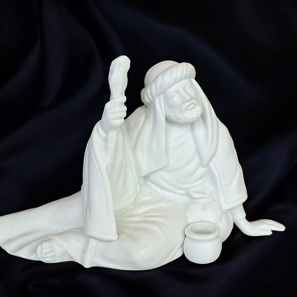 Avon Nativity Collectibles THE POOR MAN White Porcelain Bisque Figurine 1990 - Picture 2 of 14
